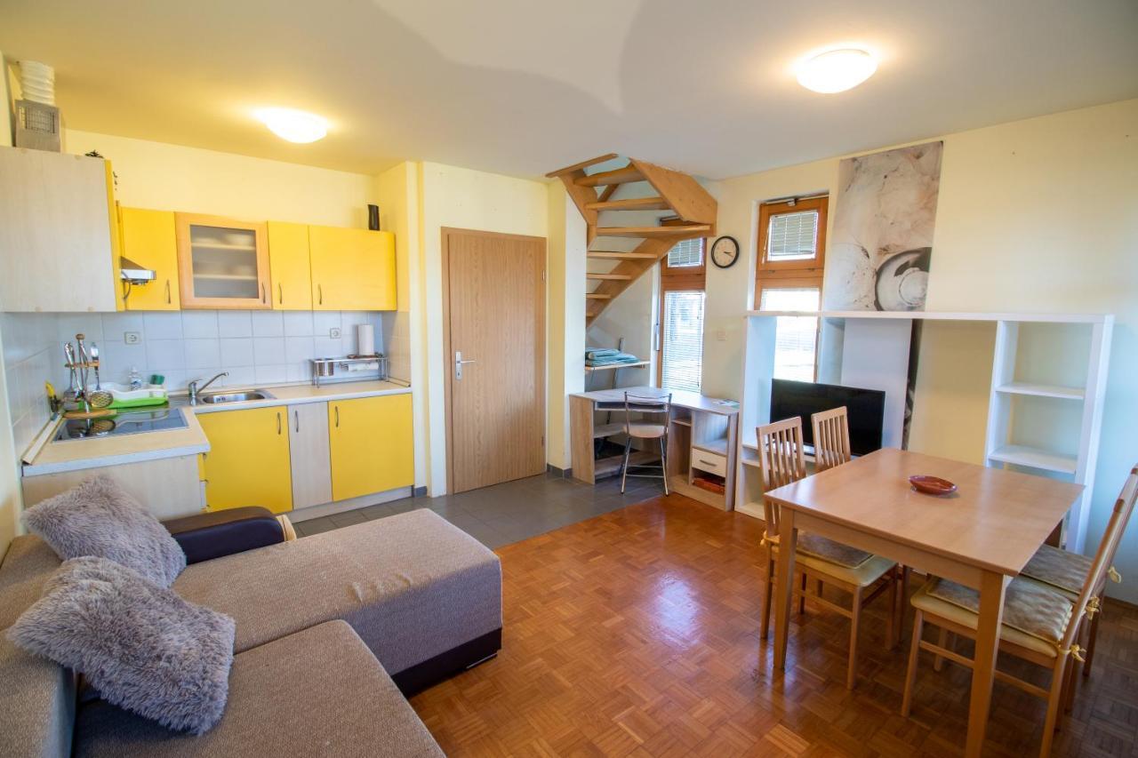 Relax Apartment In Banovci Veržej Dış mekan fotoğraf